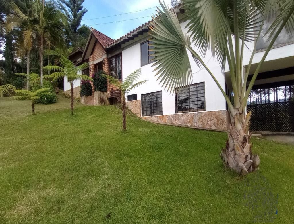 Finca en arriendo Antioquia El Carmen De Viboral El Centro 300 m2 Habitaciones 5 Baños 6 Garajes 3 Precio $5500000