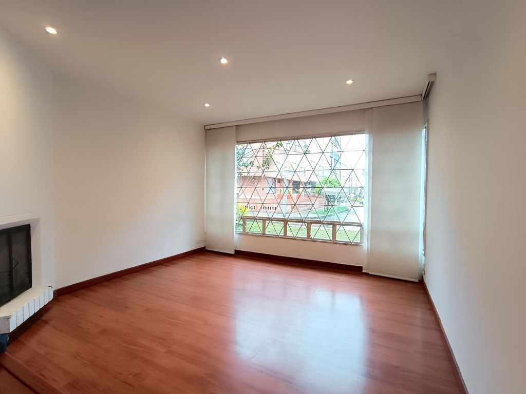 Apartamento en arriendo Cundinamarca Bogotá Campo Alegre 110 m2 Habitaciones 3 Baños 2 Garajes 2 Precio $3980000