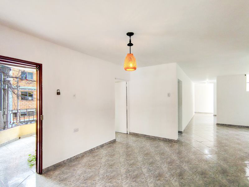 Apartamento en arriendo Antioquia Medellín La America 140 m2 Habitaciones 3 Baños 2 Garajes 1 Precio $2400000