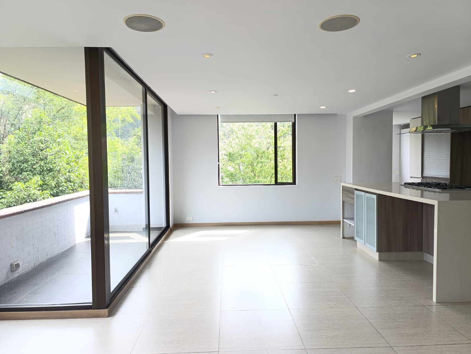 Apartamento en arriendo Antioquia Medellín San Lucas 140 m2 Habitaciones 3 Baños 3 Garajes 2 Precio $5500000