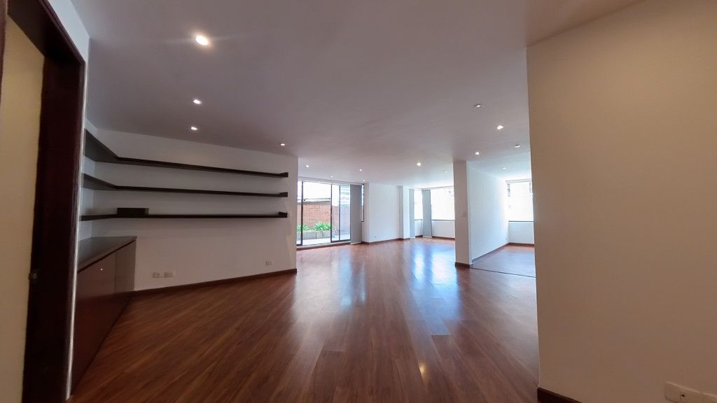 Apartamento en venta Cundinamarca Bogotá Chico Norte Et Iii 117 m2 Habitaciones 2 Baños 3 Garajes 2 Precio $950000000