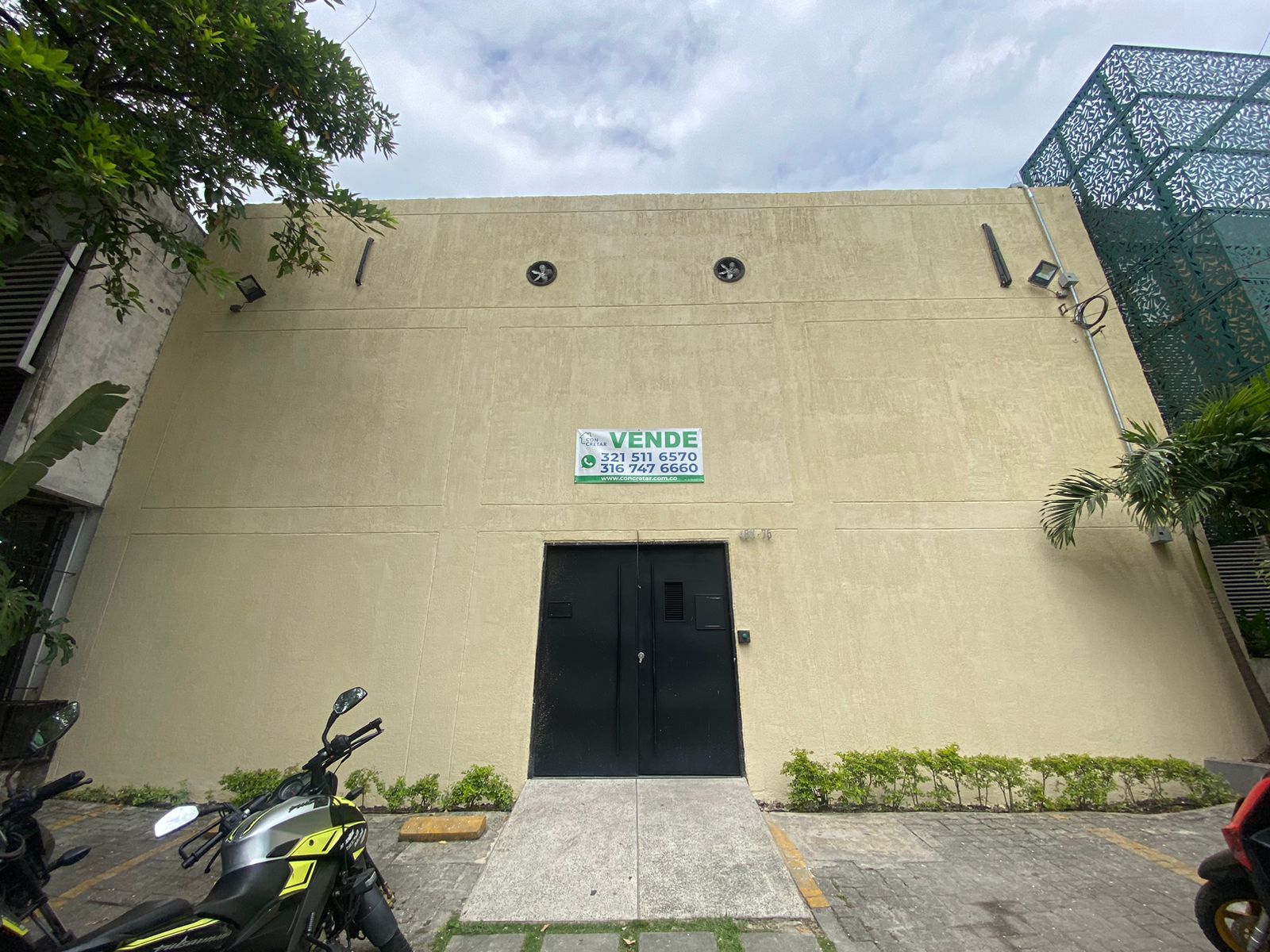 Bodega en arriendo Valle Del Cauca Cali La Flora 324 m2 Habitaciones 0 Baños 1 Garajes 3 Precio $10000000