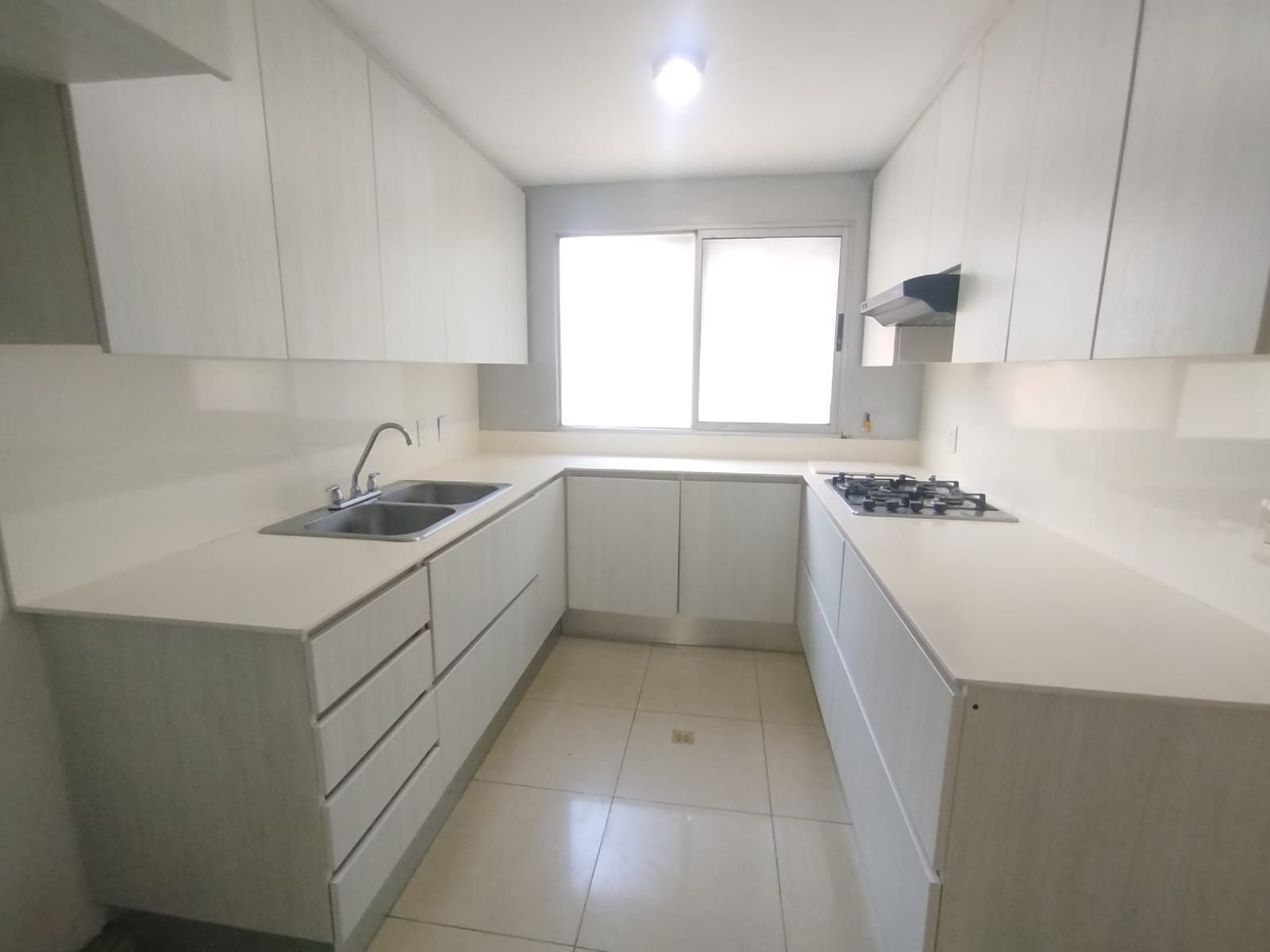 Casa en arriendo Antioquia Medellín Las Lomas No1 300 m2 Habitaciones 3 Baños 3 Garajes 2 Precio $10000000