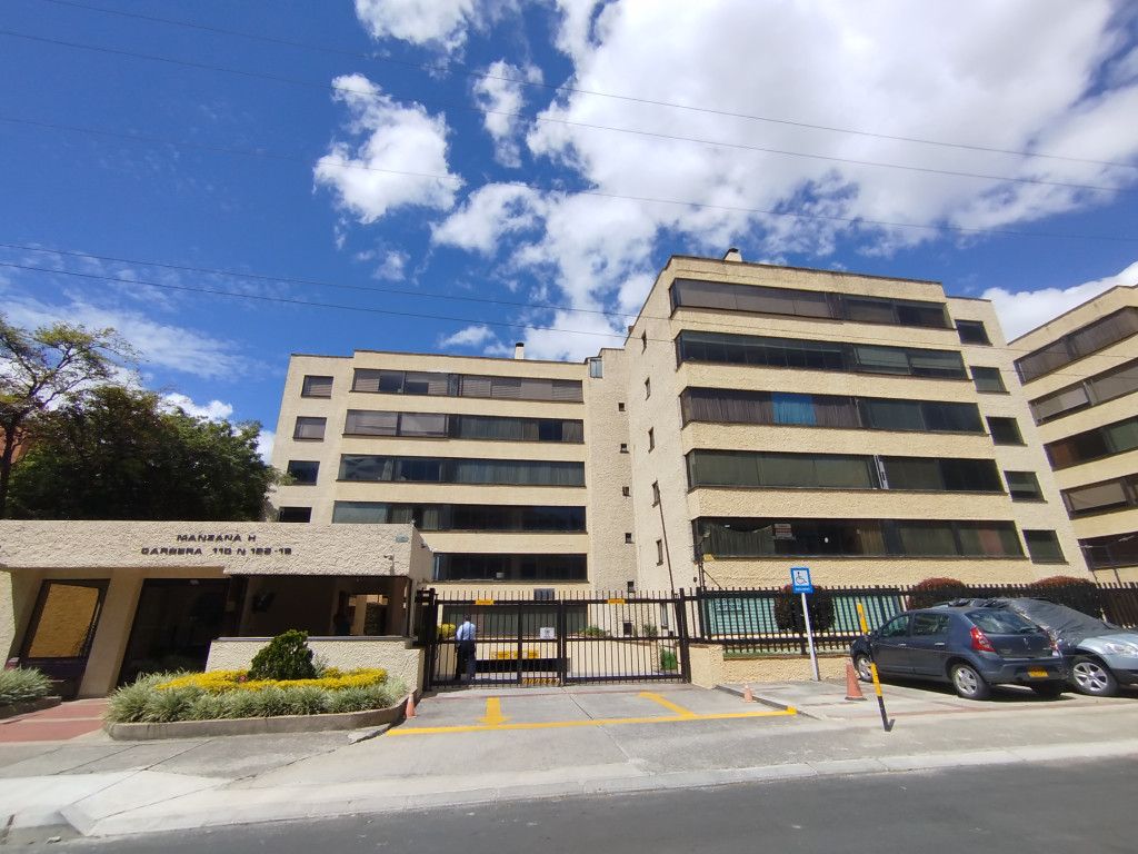 Apartamento en arriendo Cundinamarca Bogotá Santa Barbara Central 138 m2 Habitaciones 4 Baños 4 Garajes 1 Precio $4617000