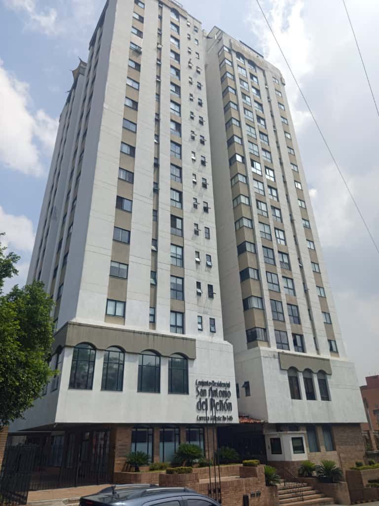 Oficina en arriendo Valle Del Cauca Cali El Peñón 213 m2 Habitaciones 0 Baños 3 Garajes 2 Precio $7000000