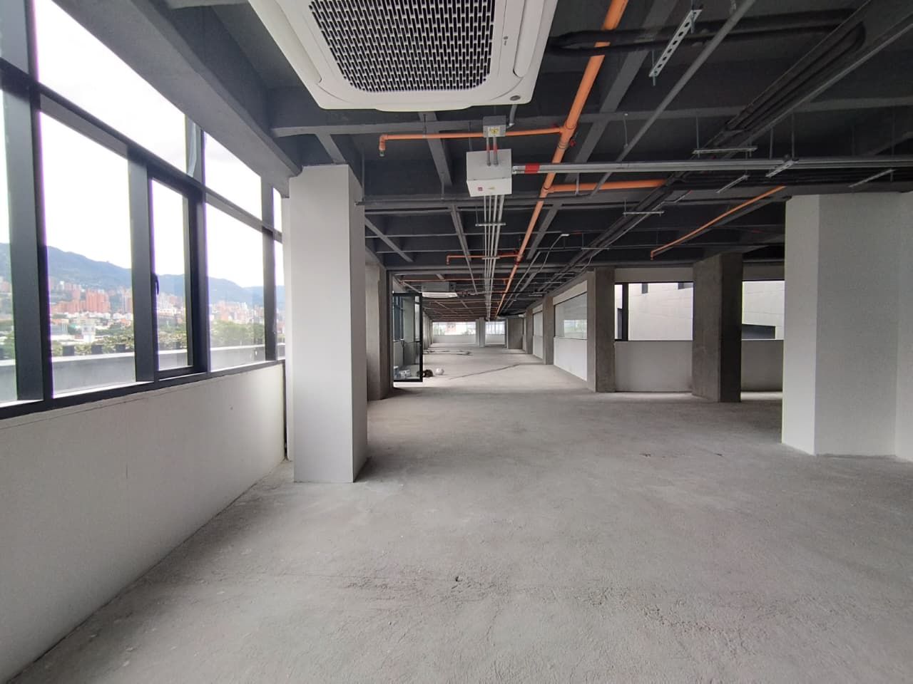 Oficina en arriendo Antioquia Medellín Cristo Rey 602 m2 Habitaciones 0 Baños 2 Garajes 9 Precio $45200000