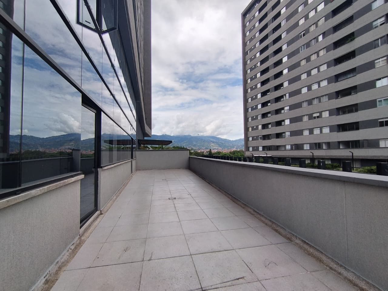 Oficina en arriendo Antioquia Medellín Cristo Rey 813 m2 Habitaciones 0 Baños 2 Garajes 12 Precio $52500000