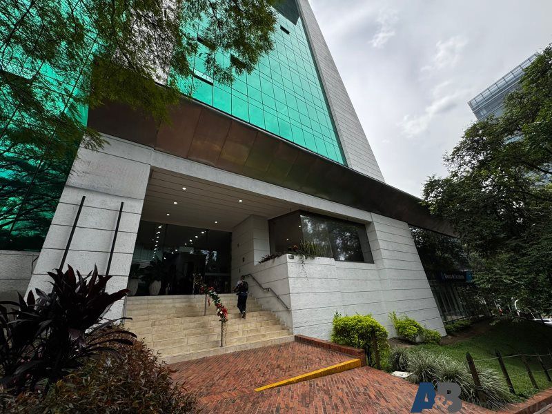 Local en arriendo o venta Antioquia Medellín Alejandria 418 m2 Habitaciones 0 Baños 4 Garajes 11 Precio venta $4700000000 Precio arriendo $38000000