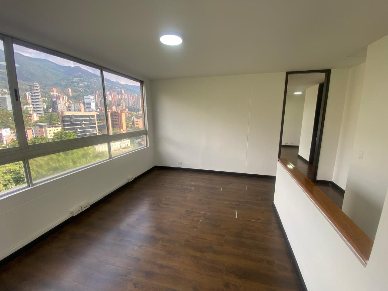 Oficina en arriendo Antioquia Medellín La Linde 100 m2 Habitaciones 0 Baños 2 Garajes 3 Precio $6200000