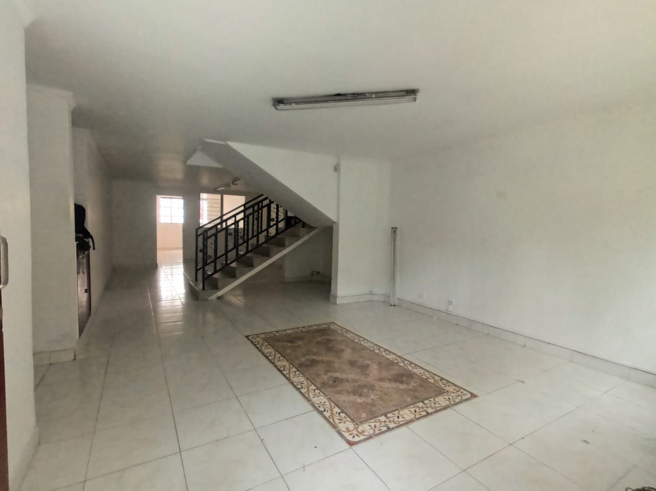 Casa en arriendo Antioquia Medellín Belen 400 m2 Habitaciones 6 Baños 4 Garajes 2 Precio $9000000