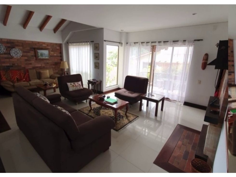 Casa en venta Caldas Manizales Ub Colina Del Oriente 235 m2 Habitaciones 4 Baños 3 Garajes 2 Precio $1550000000