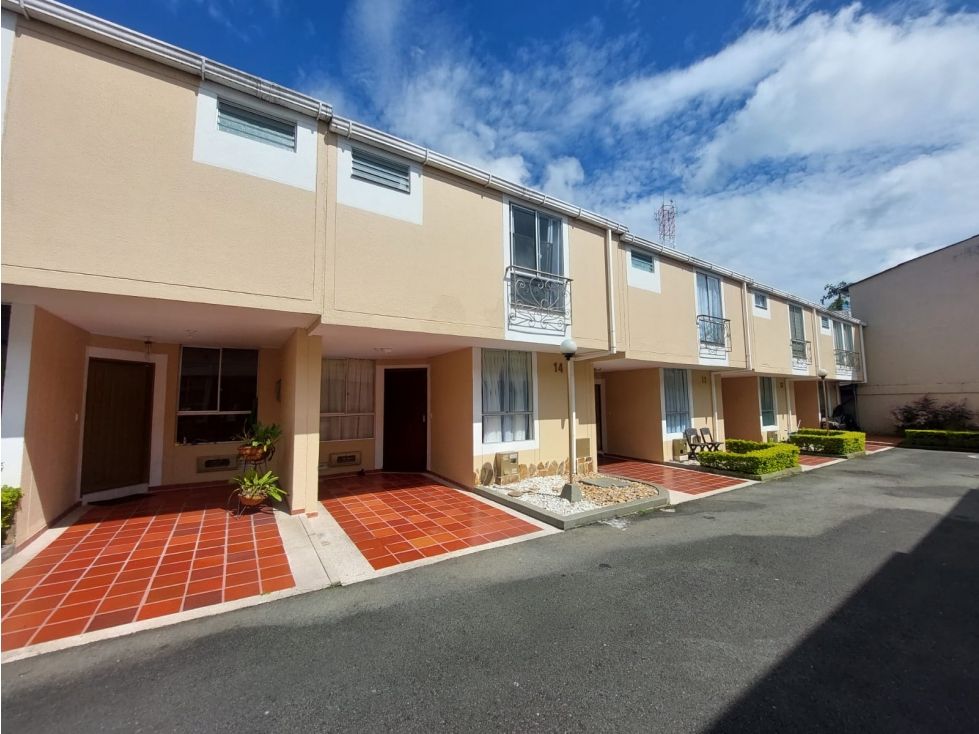 Casa en arriendo Quindío Armenia El Nogal 94 m2 Habitaciones 3 Baños 3 Garajes 1 Precio $2750000