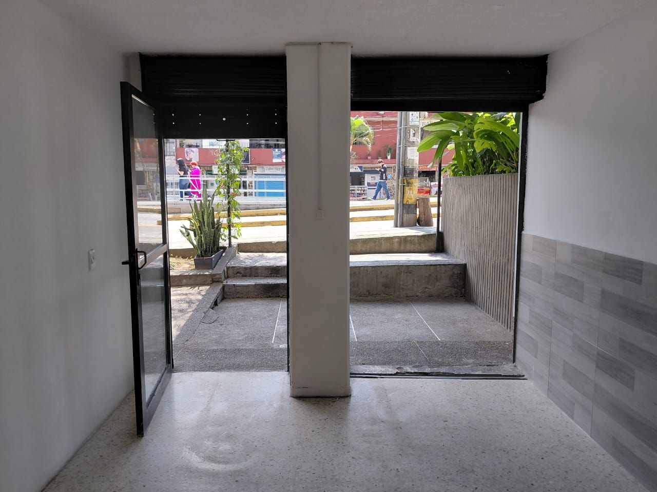 Local en arriendo Antioquia Medellín Urbanizacion Plaza Vicuña 30 m2 Habitaciones 0 Baños 1 Garajes 0 Precio $2850000