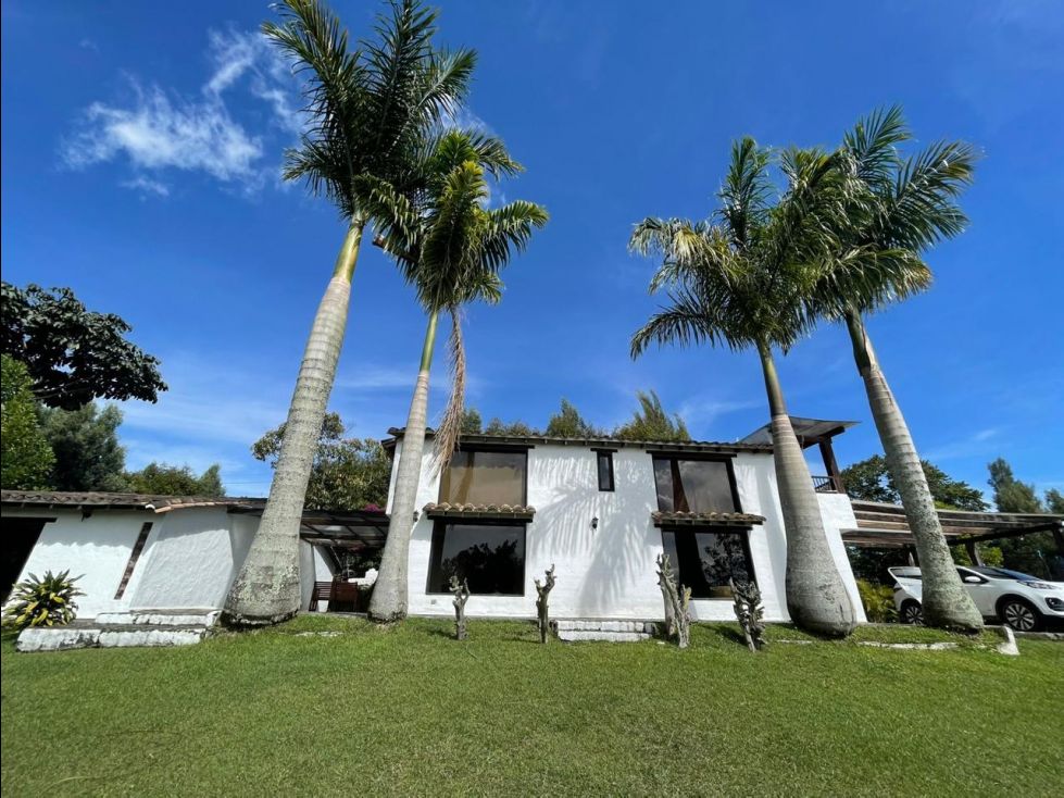Finca en venta Antioquia El Carmen De Viboral El Carmen De Viboral 300 m2 Habitaciones 5 Baños 4 Garajes 8 Precio $1600000000