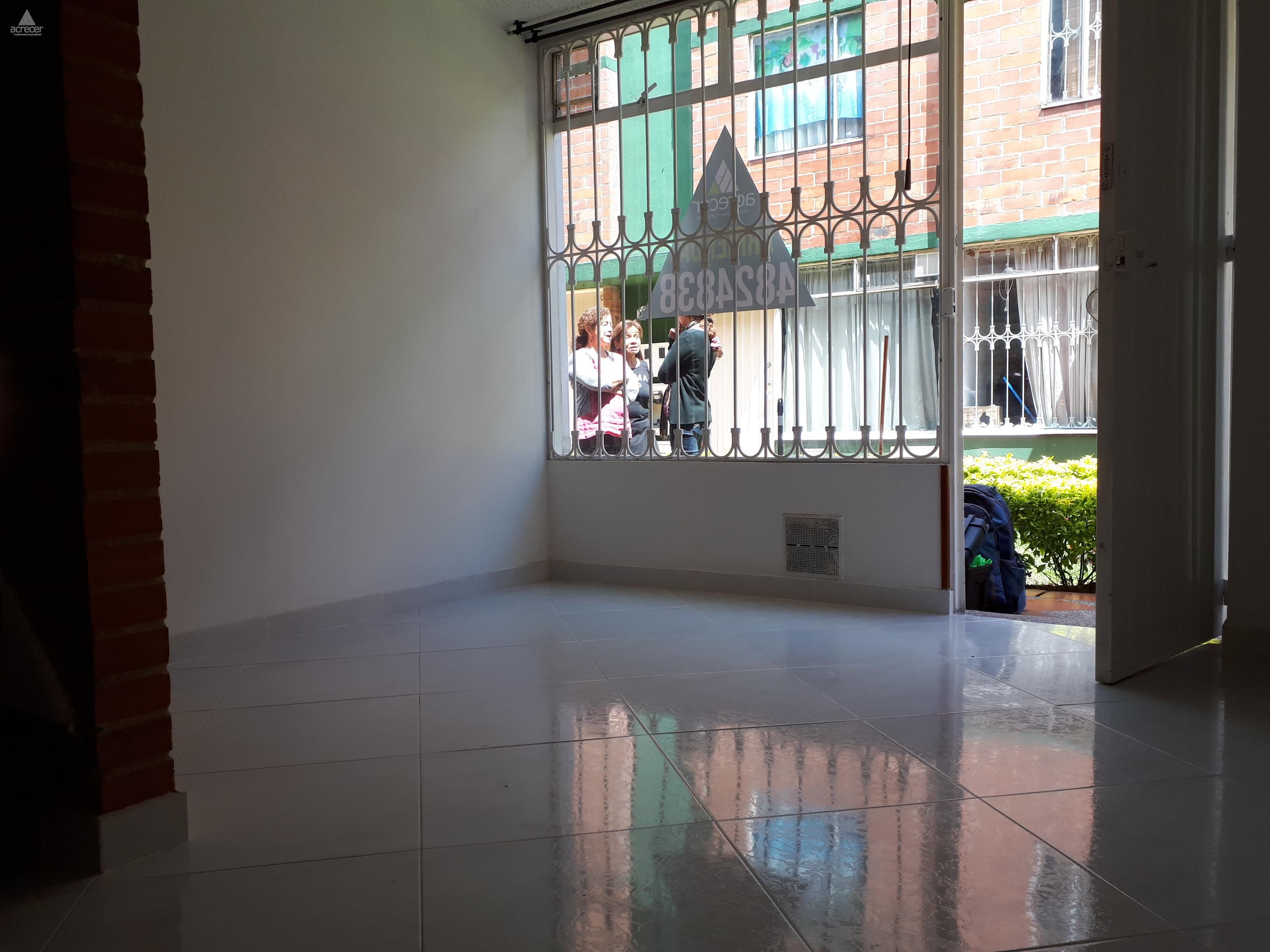 Casa en arriendo Cundinamarca Bogotá El Tintal Asd 52 m2 Habitaciones 3 Baños 1 Garajes 0 Precio $1500000