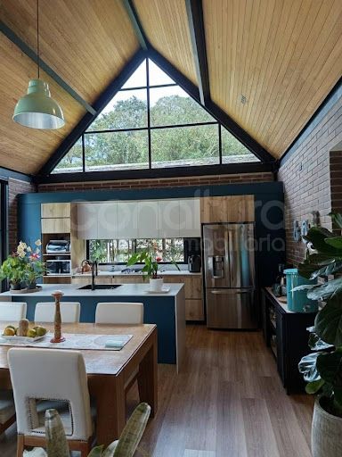 Finca en arriendo Antioquia Envigado Loma Del Atravesado 250 m2 Habitaciones 3 Baños 4 Garajes 2 Precio $10000000