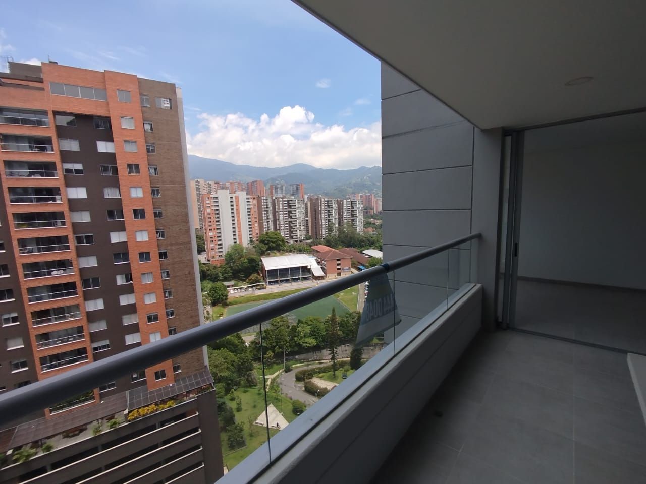 Apartamento en arriendo Antioquia Envigado La Inmaculada 105 m2 Habitaciones 2 Baños 2 Garajes 2 Precio $5100000