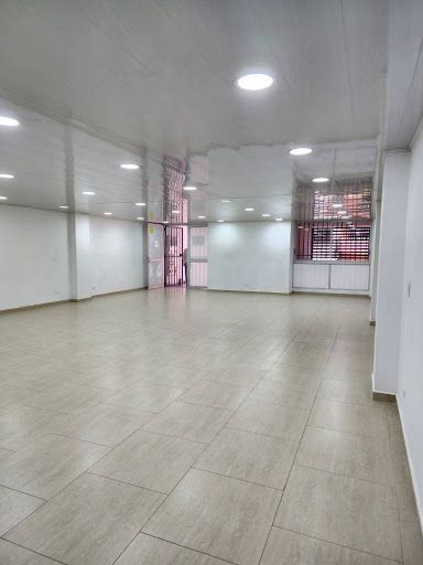 Local en venta Antioquia Copacabana Simon Bolivar Sb centro 124 m2 Habitaciones 0 Baños 2 Garajes 0 Precio $550000000