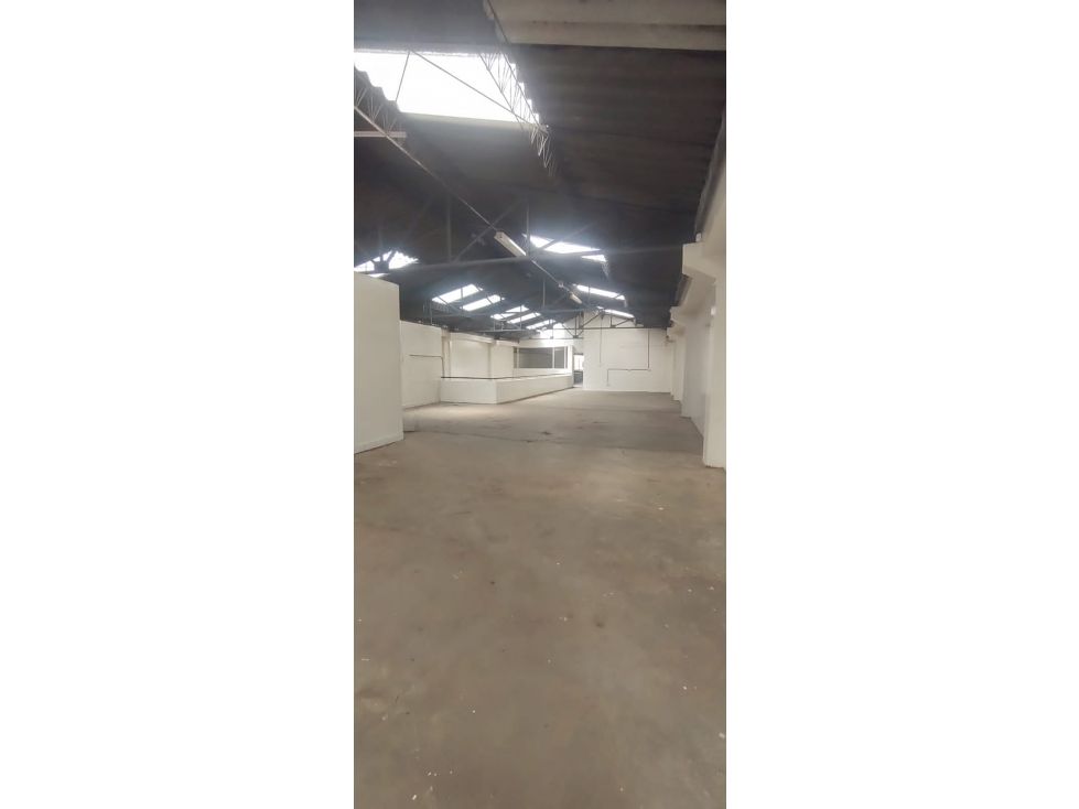 Bodega en venta Cundinamarca Bogotá Toberin 420 m2 Habitaciones 0 Baños 4 Garajes 1 Precio $3200000000