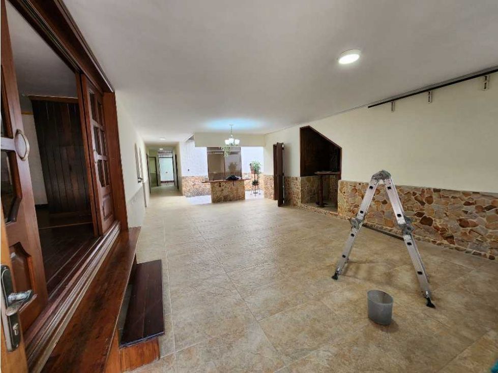 Casa en arriendo Antioquia Medellín Ud Atanasio Girardot 220 m2 Habitaciones 4 Baños 2 Garajes 1 Precio $7000000