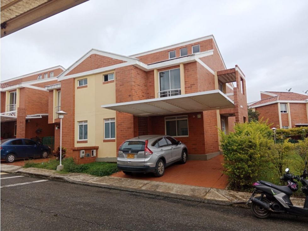 Casa en venta Cauca Popayán Cr Luna Blanca 154 m2 Habitaciones 3 Baños 3 Garajes 2 Precio $535000000