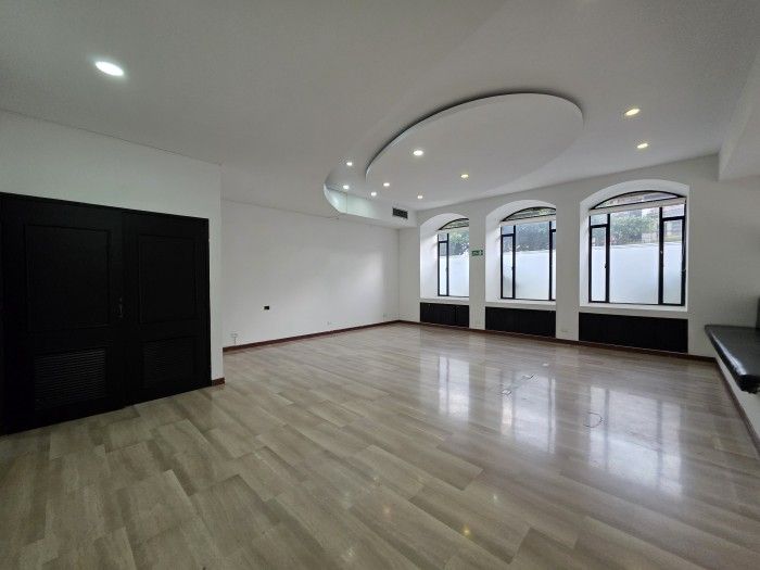 Oficina en arriendo Valle Del Cauca Cali El Peñón 182 m2 Habitaciones 0 Baños 3 Garajes 2 Precio $9000000