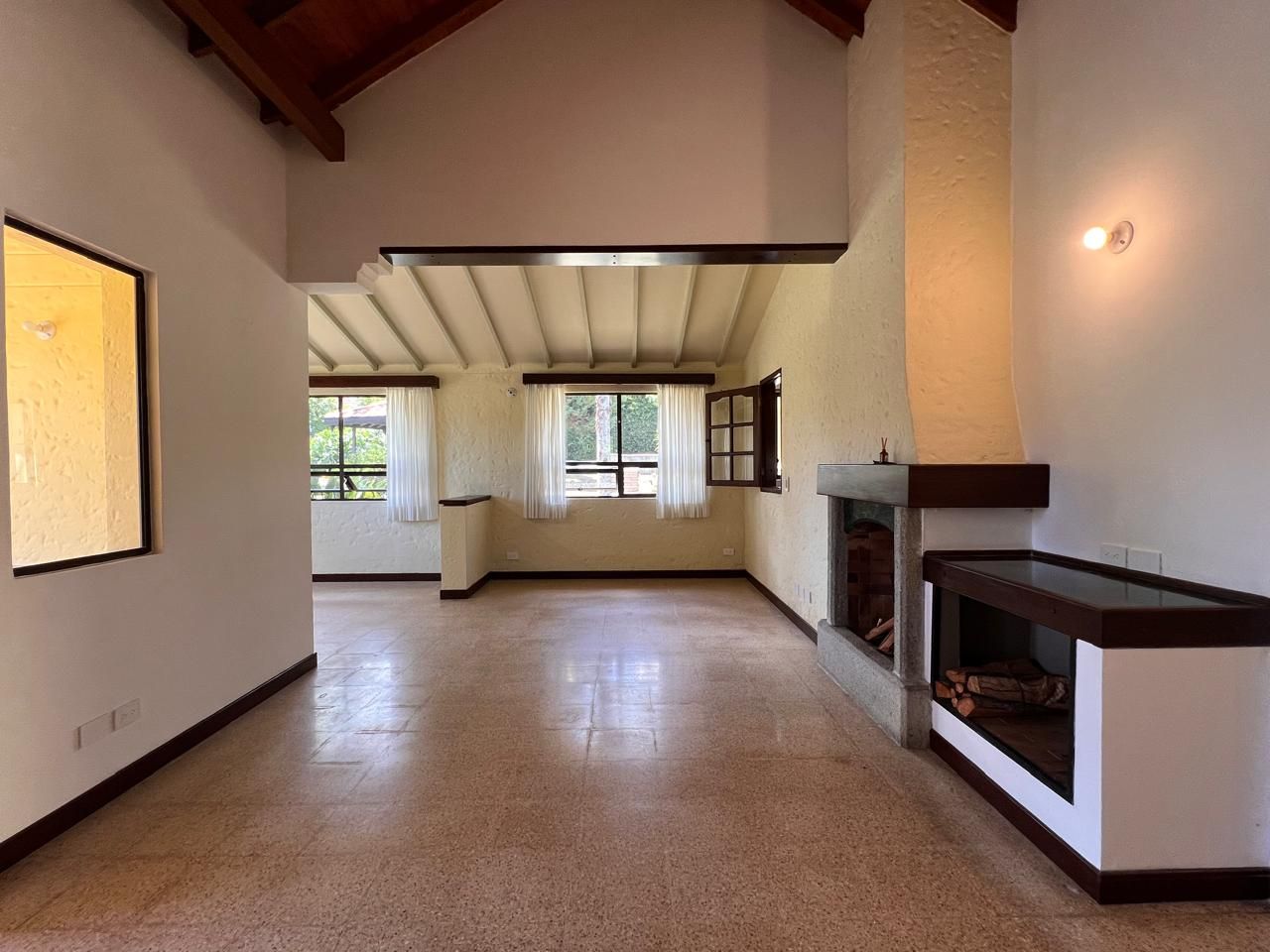 Casa en arriendo Antioquia La Ceja Ub Paz Del Tambo 260 m2 Habitaciones 3 Baños 2 Garajes 5 Precio $8400000