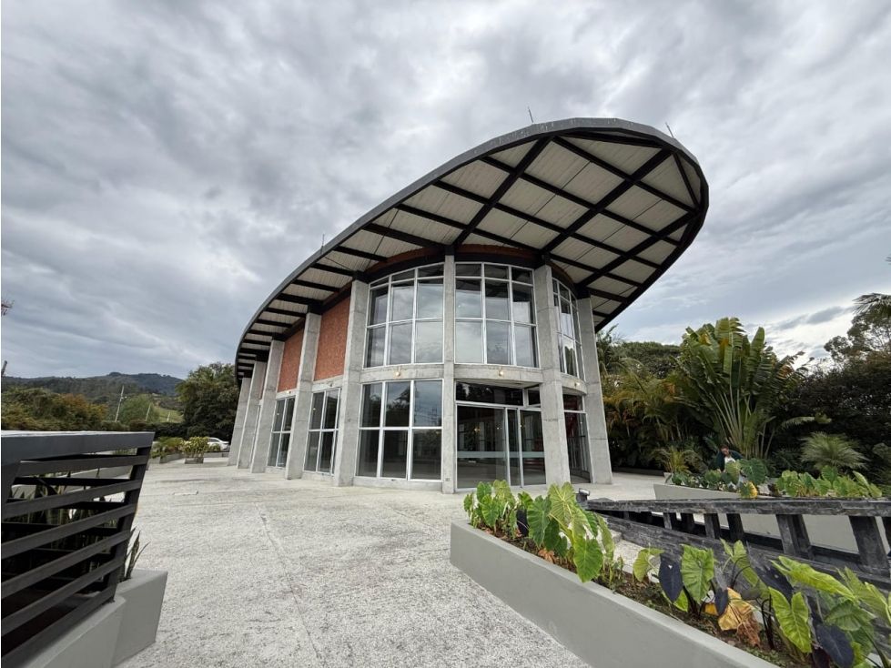 Local en arriendo Antioquia Rionegro Rionegro 900 m2 Habitaciones 0 Baños 10 Garajes 28 Precio $25000000