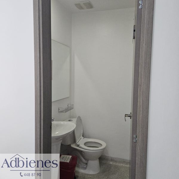 Oficina en arriendo Antioquia Medellín Villa Carlota 11 m2 Habitaciones 0 Baños 1 Garajes 1 Precio $3100000