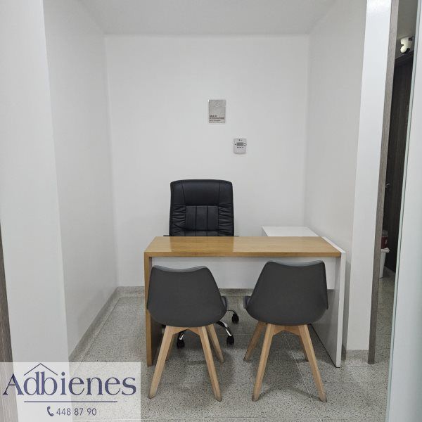 Oficina en arriendo o venta Antioquia Medellín Simesa 11 m2 Habitaciones 0 Baños 1 Garajes 1 Precio venta $250000000 Precio arriendo $3200000