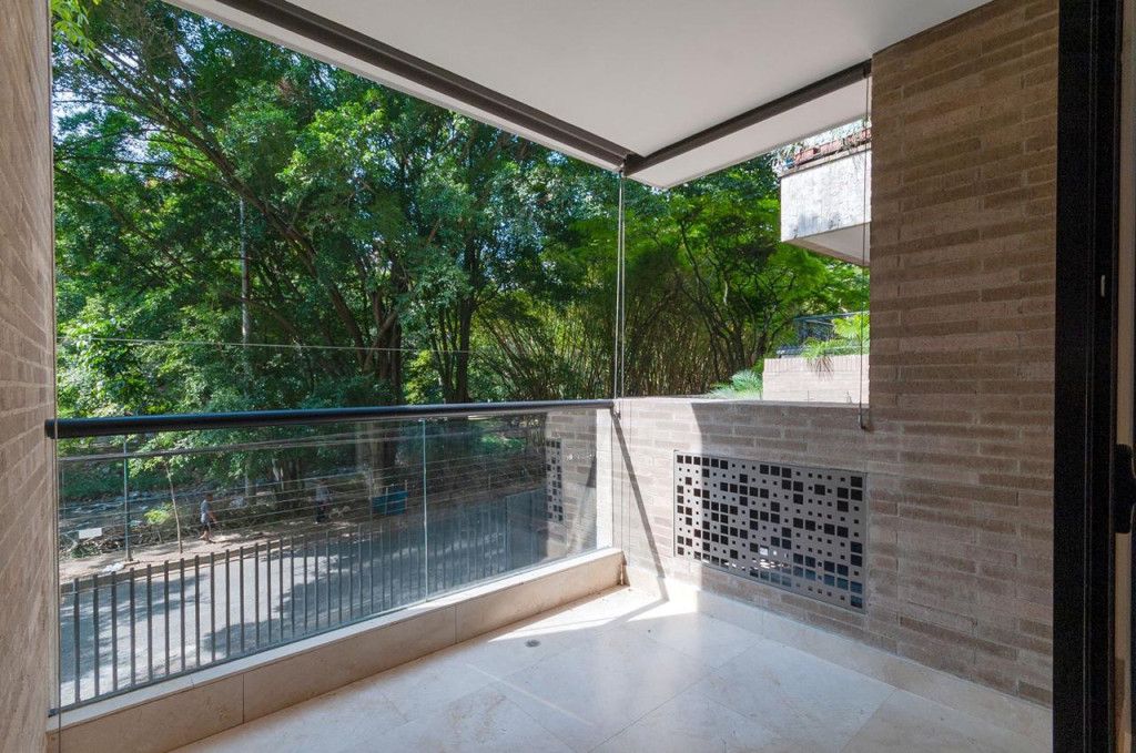 Apartamento en arriendo Valle Del Cauca Cali Santa Rita 250 m2 Habitaciones 3 Baños 4 Garajes 2 Precio $13000000