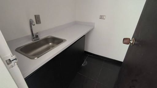 Oficina en arriendo Antioquia Medellín Castropol 70 m2 Habitaciones 0 Baños 1 Garajes 2 Precio $8500000