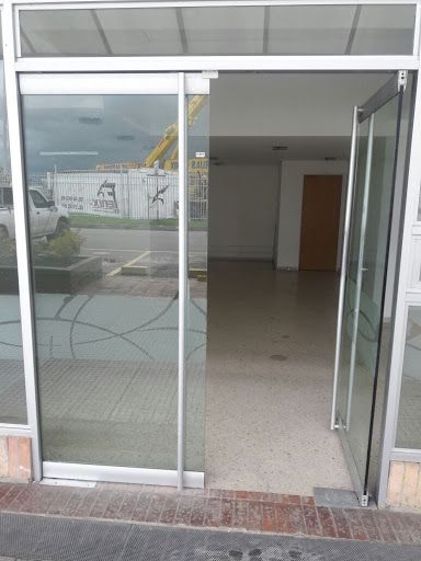 Local en venta Cundinamarca Cota Cota 179 m2 Habitaciones 0 Baños 4 Garajes 4 Precio $1250000000