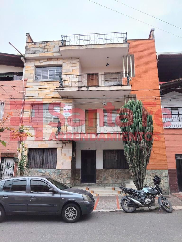 Casa en arriendo Antioquia Medellín Alejandro Echavarria 275 m2 Habitaciones 4 Baños 4 Garajes 0 Precio $2300000