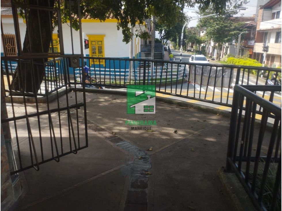 Local en arriendo Antioquia Medellín Campo Valdes No2 15 m2 Habitaciones 0 Baños 1 Garajes 0 Precio $1100000