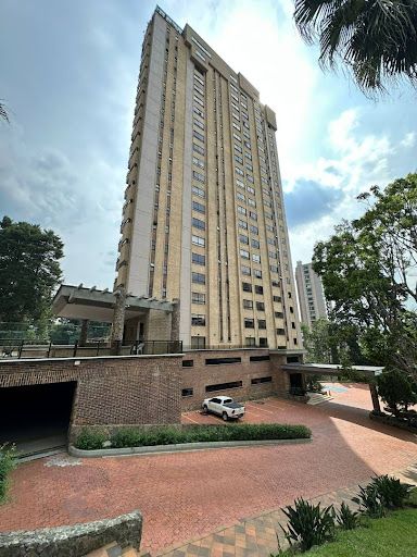 Apartamento en arriendo Antioquia Medellín Los Naranjos 425 m2 Habitaciones 5 Baños 6 Garajes 3 Precio $17920000