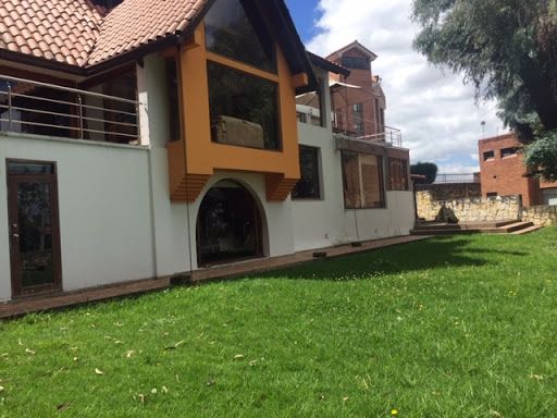 Casa en venta Cundinamarca Bogotá Bosque De Pinos 920 m2 Habitaciones 5 Baños 7 Garajes 2 Precio $7000000000