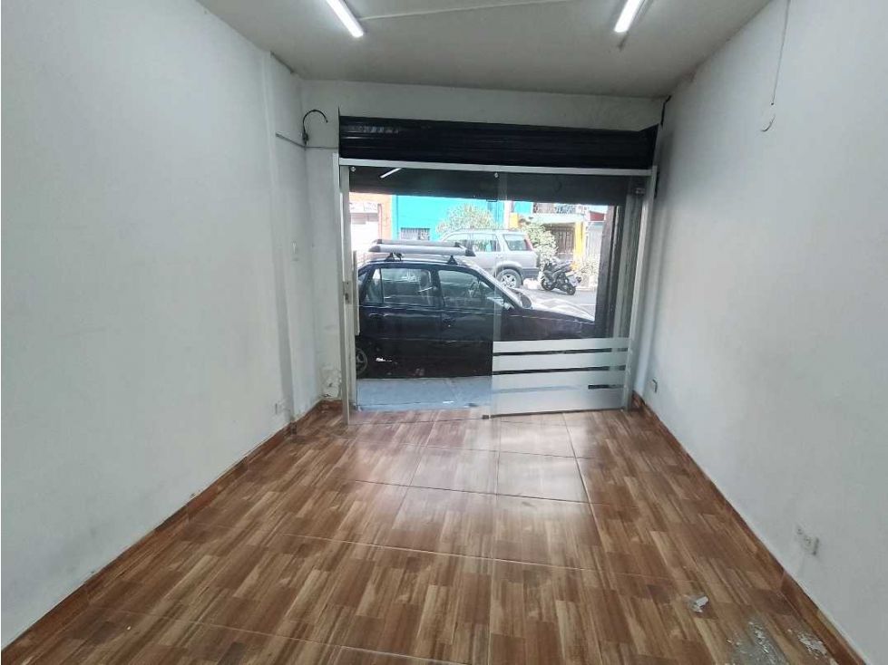 Local en arriendo Antioquia Medellín El Salvador 25 m2 Habitaciones 0 Baños 1 Garajes 0 Precio $1500000