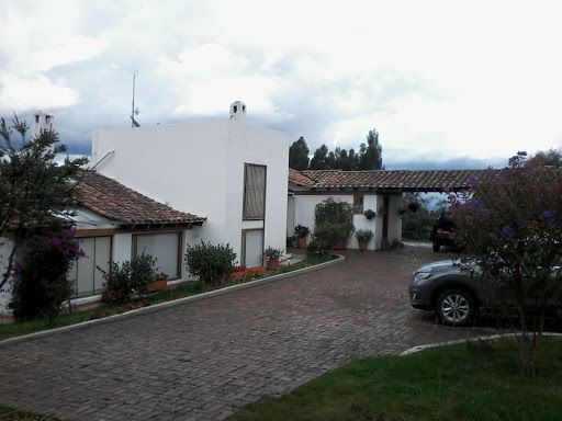 Finca en venta Cundinamarca Tabio Tabio 16400 m2 Habitaciones 3 Baños 3 Garajes 6 Precio $1700000000