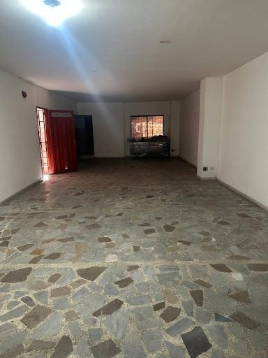 Bodega en arriendo Antioquia Medellín Caribe 130 m2 Habitaciones 0 Baños 3 Garajes 0 Precio $3800000