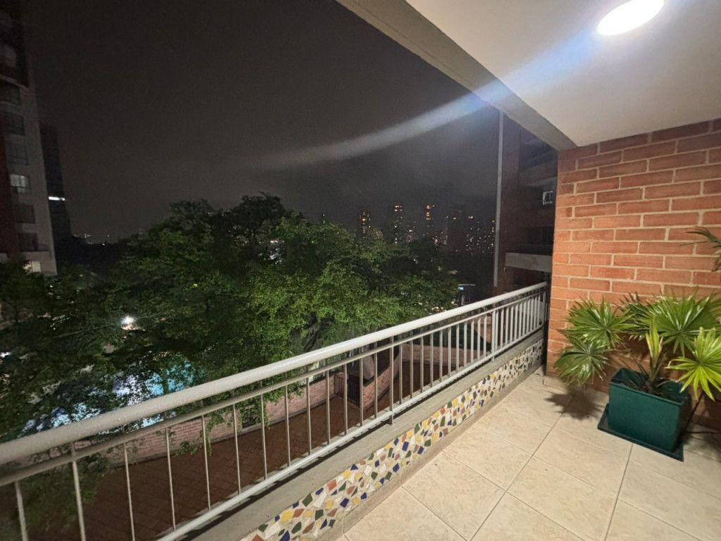 Apartamento en venta Antioquia Medellín Naranjal 94 m2 Habitaciones 3 Baños 2 Garajes 1 Precio $650000000