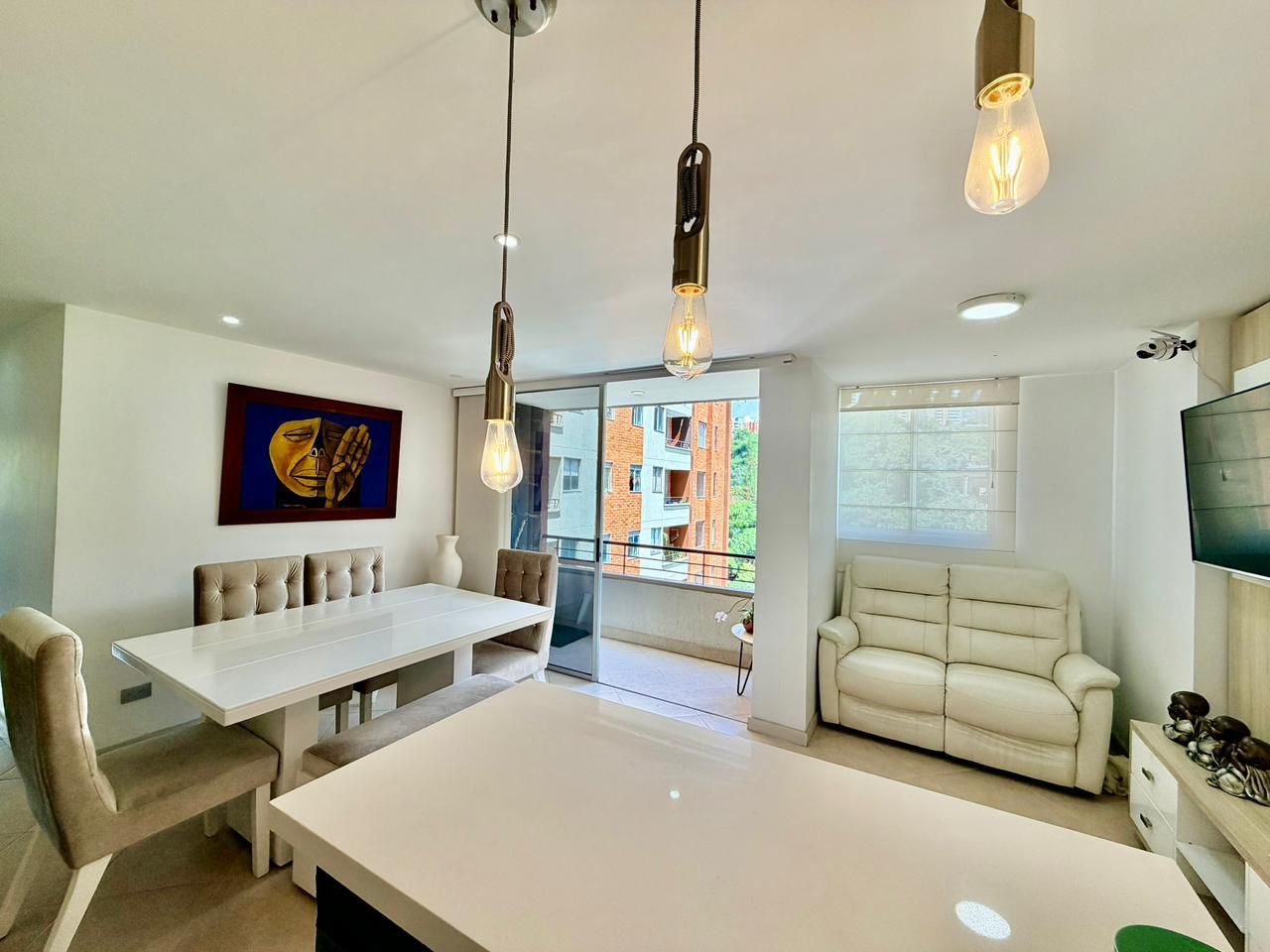 Apartamento en arriendo Antioquia Medellín Villagrande 90 m2 Habitaciones 2 Baños 2 Garajes 1 Precio $5900000