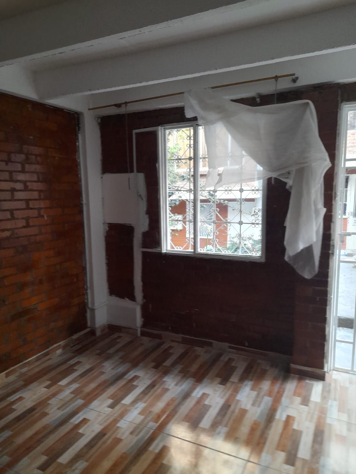 Casa en arriendo o venta Cundinamarca Bogotá Arborizadora Alta 120 m2 Habitaciones 4 Baños 3 Garajes 0 Precio venta $250000000 Precio arriendo $1000000