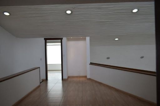 Casa en venta Cundinamarca Bogotá Estoril 378 m2 Habitaciones 5 Baños 5 Garajes 8 Precio $2100000000