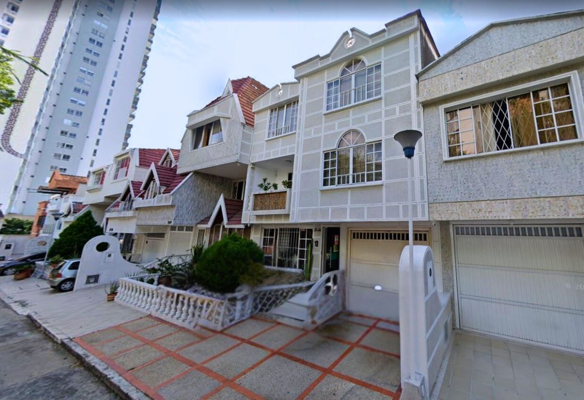 Casa en venta Santander Floridablanca Conjunto La Peninsula I Etapa 259 m2 Habitaciones 6 Baños 4 Garajes 1 Precio $800000000