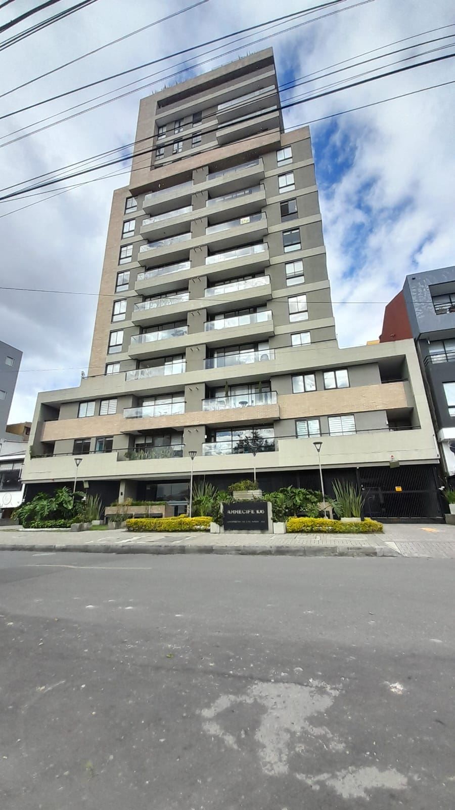 Apartamento en arriendo Cundinamarca Bogotá Estoril 203 m2 Habitaciones 4 Baños 5 Garajes 2 Precio $10148300