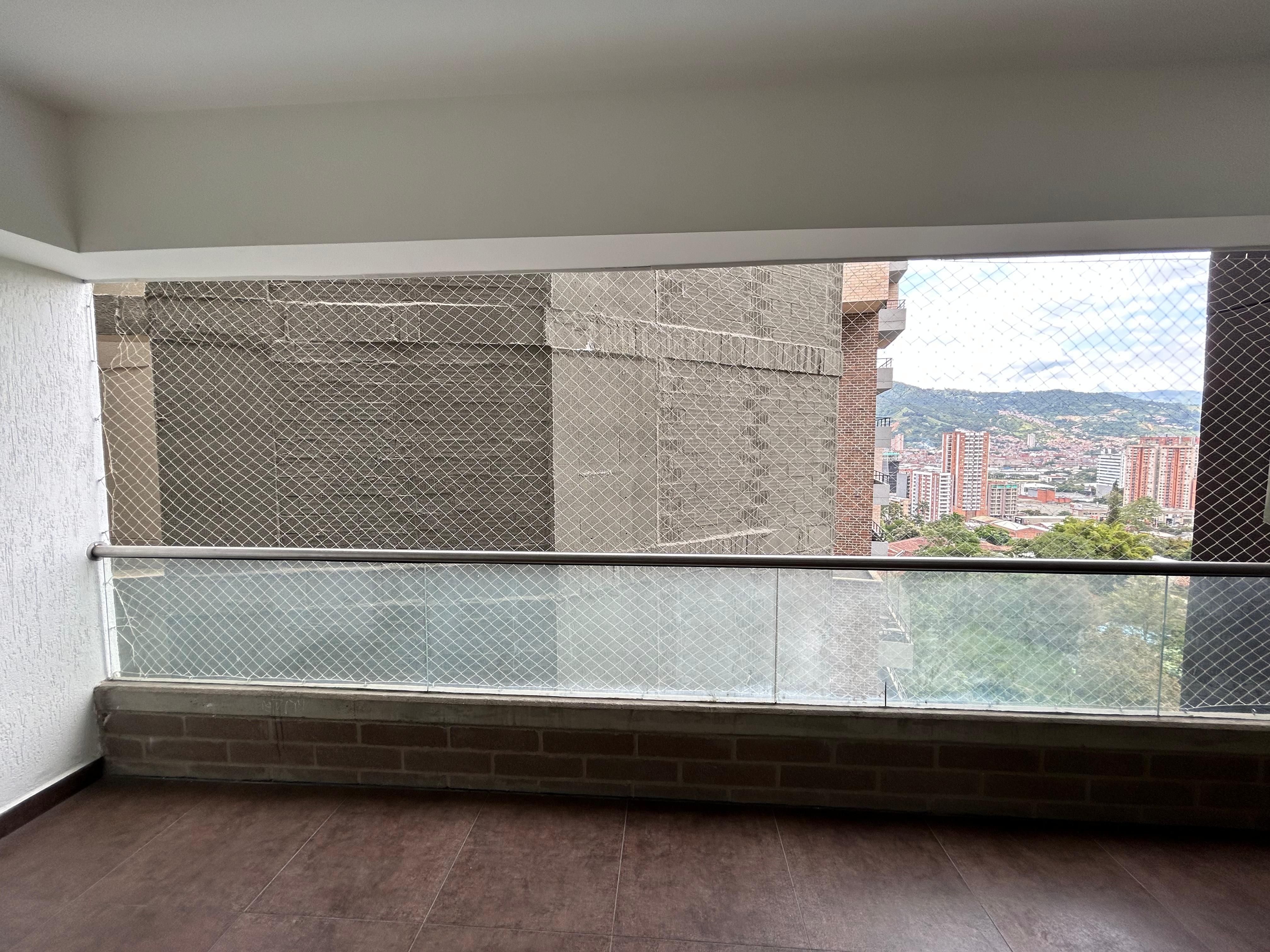 Apartaestudio en arriendo Antioquia Sabaneta Los Alcázares 62 m2 Habitaciones 1 Baños 2 Garajes 0 Precio $2300000