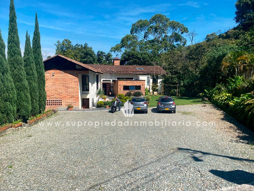 Casa Campestre en arriendo Antioquia Sabaneta Sabaneta 400 m2 Habitaciones 6 Baños 8 Garajes 10 Precio $15000000