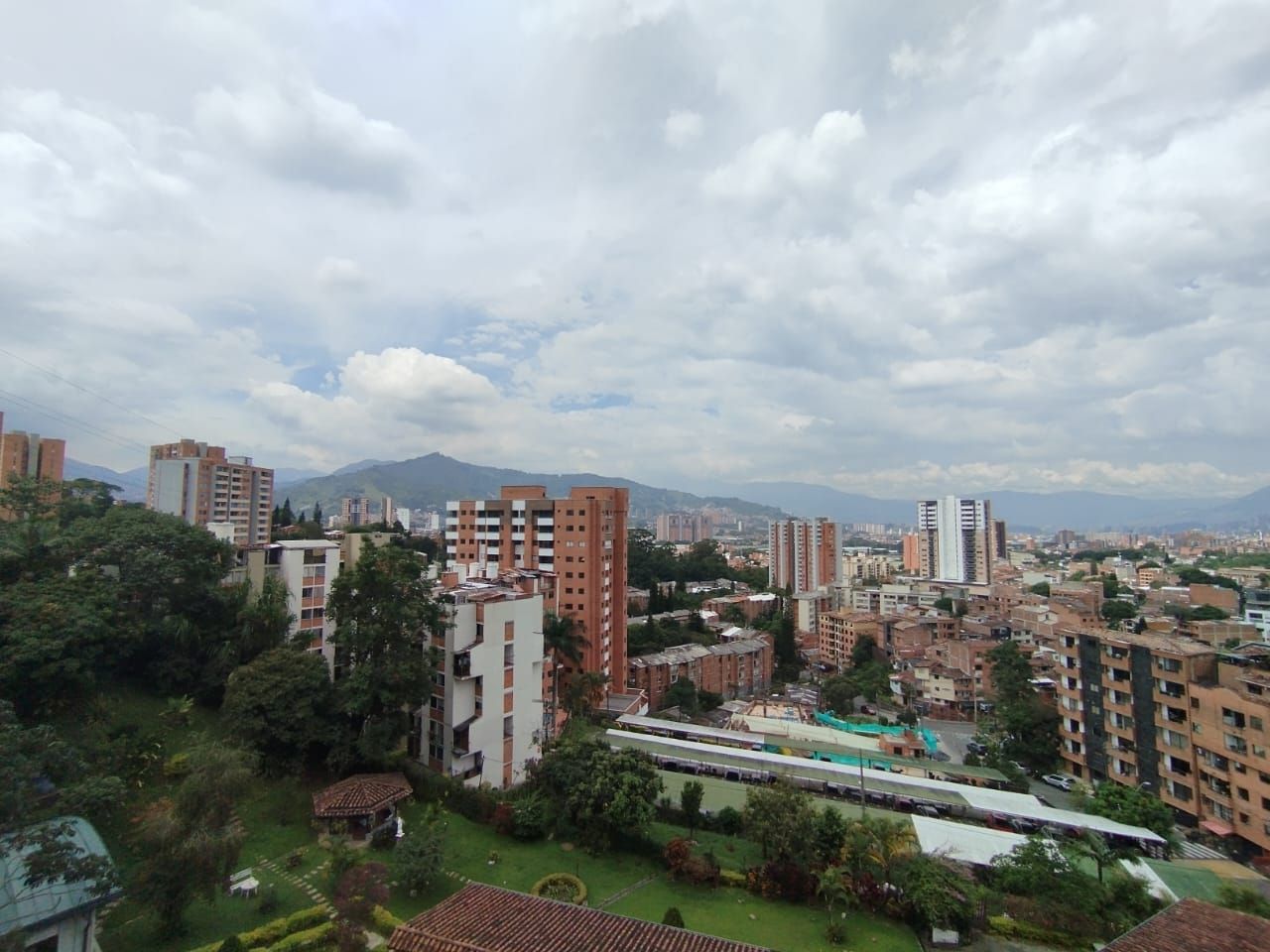 Apartamento en arriendo Antioquia Envigado Trianon 72 m2 Habitaciones 2 Baños 2 Garajes 1 Precio $3200000