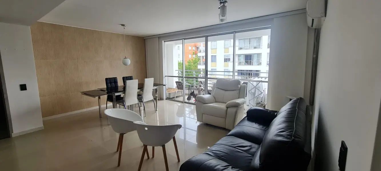 Apartamento en arriendo Valle Del Cauca Cali Santa Elena 105 m2 Habitaciones 3 Baños 3 Garajes 1 Precio $2200000